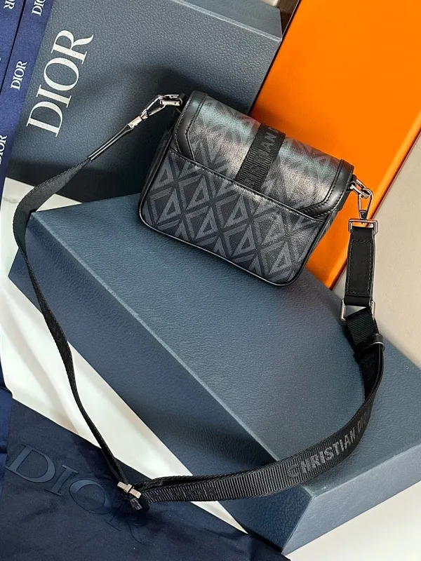 All categories 💚 Top version men’s bags 💚 DIOR 2025 official website new DIOR crossbody bag