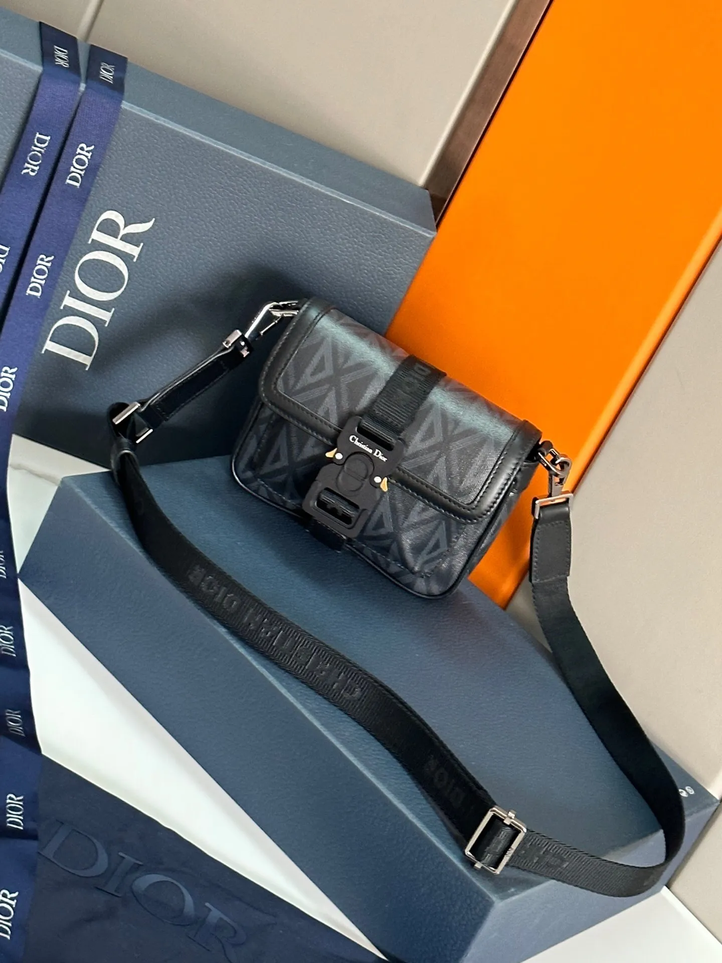 All categories 💚 Top version men’s bags 💚 DIOR 2025 official website new DIOR crossbody bag