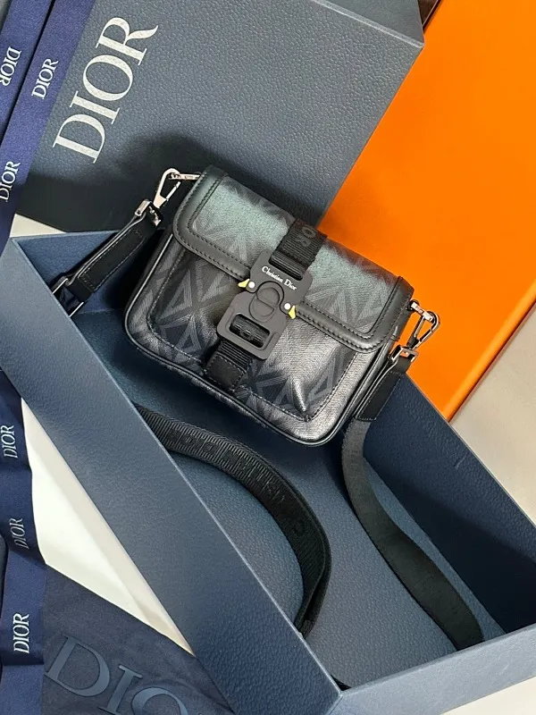 All categories 💚 Top version men’s bags 💚 DIOR 2025 official website new DIOR crossbody bag