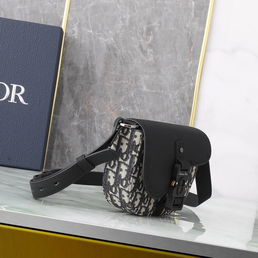 All categories 💚 Top version men’s bags 💚 DIOR 2025 official website new DIOR crossbody bag
