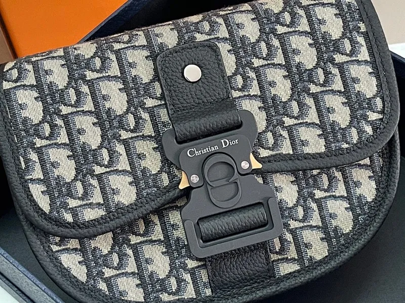 All categories 💚 Top version men’s bags 💚 DIOR 2025 official website new DIOR crossbody bag