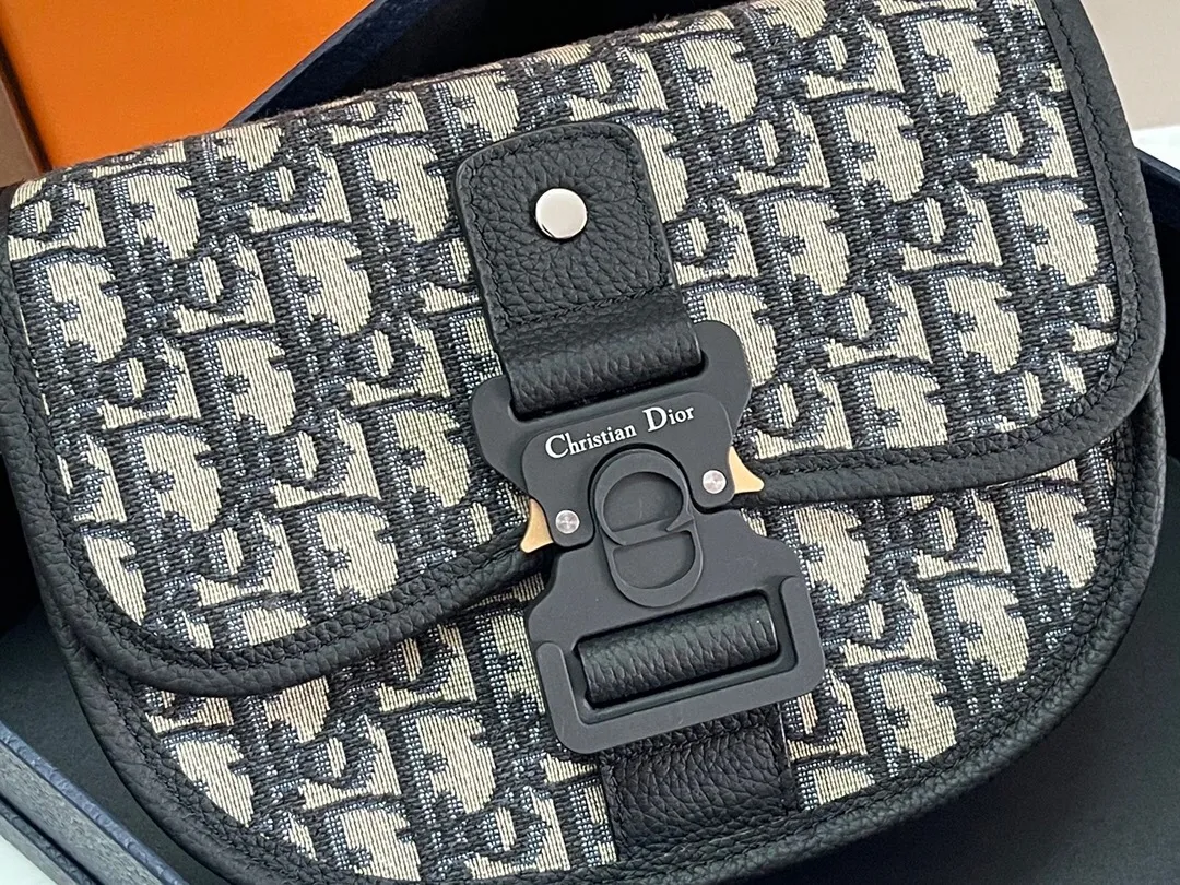All categories 💚 Top version men’s bags 💚 DIOR 2025 official website new DIOR crossbody bag