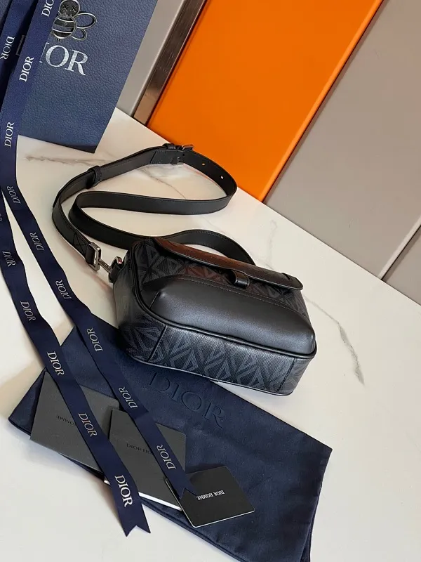 All categories 💚 Top version men’s bags 💚 DIOR 2025 official website new DIOR crossbody bag