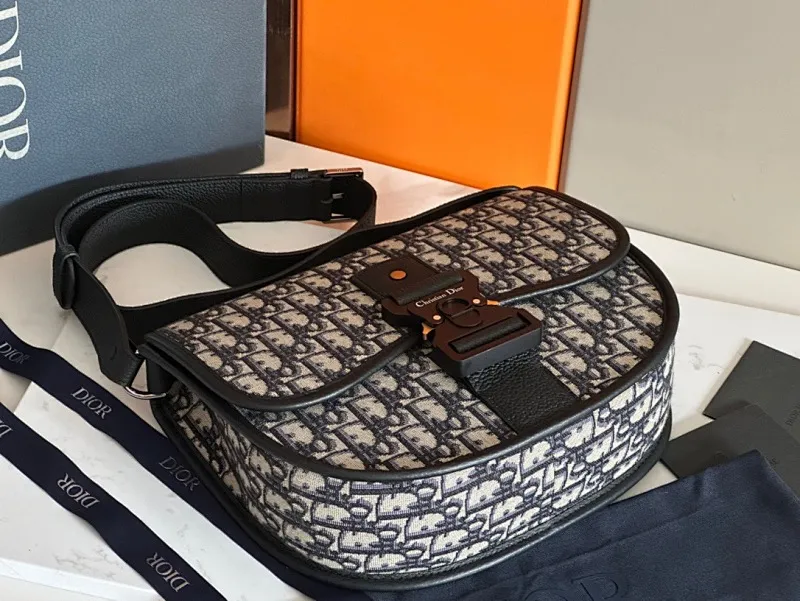 All categories 💚 Top version men’s bags 💚 DIOR 2025 official website new DIOR crossbody bag