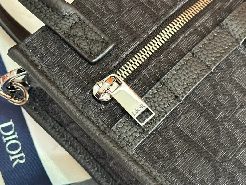 All categories 💚 Top version men’s bags 💚 DIOR 2025 official website new DIOR crossbody bag