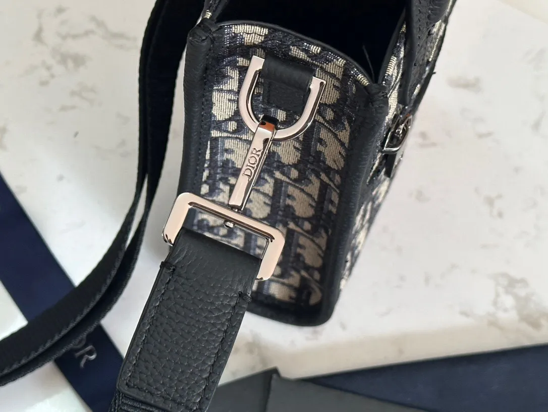 All categories 💚 Top version men’s bags 💚 DIOR 2025 official website new DIOR crossbody bag