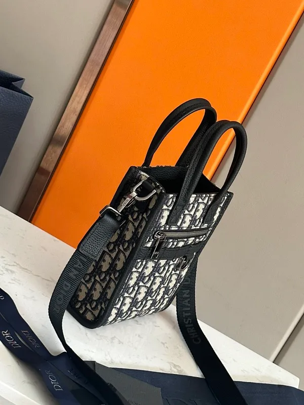 All categories 💚 Top version men’s bags 💚 DIOR 2025 official website new DIOR crossbody bag