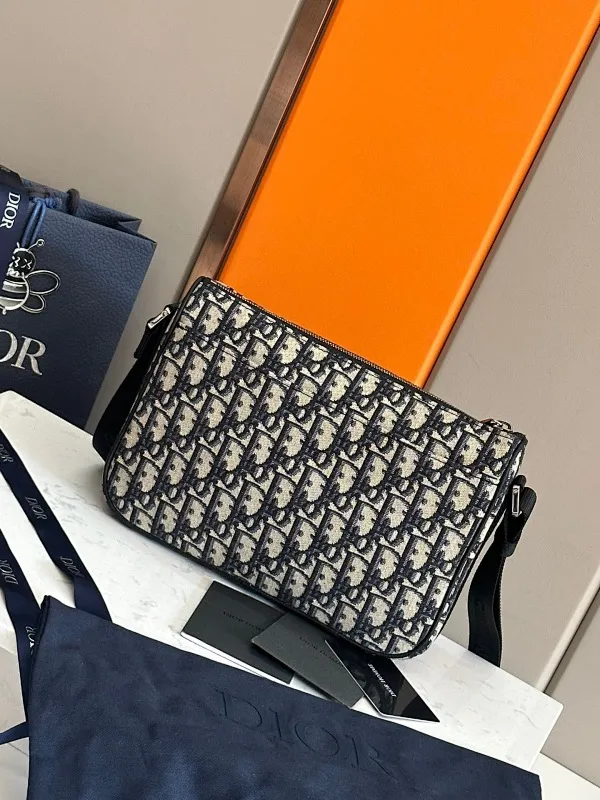 All categories 💚 Top version men’s bags 💚 DIOR 2025 official website new DIOR crossbody bag