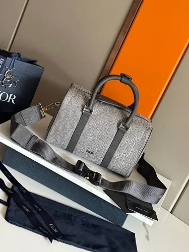 All categories 💚 Top version men’s bags 💚 DIOR 2025 official website new DIOR crossbody bag