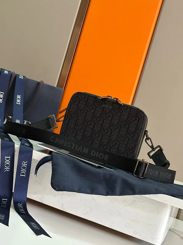 All categories 💚 Top version men’s bags 💚 DIOR 2025 official website new DIOR crossbody bag