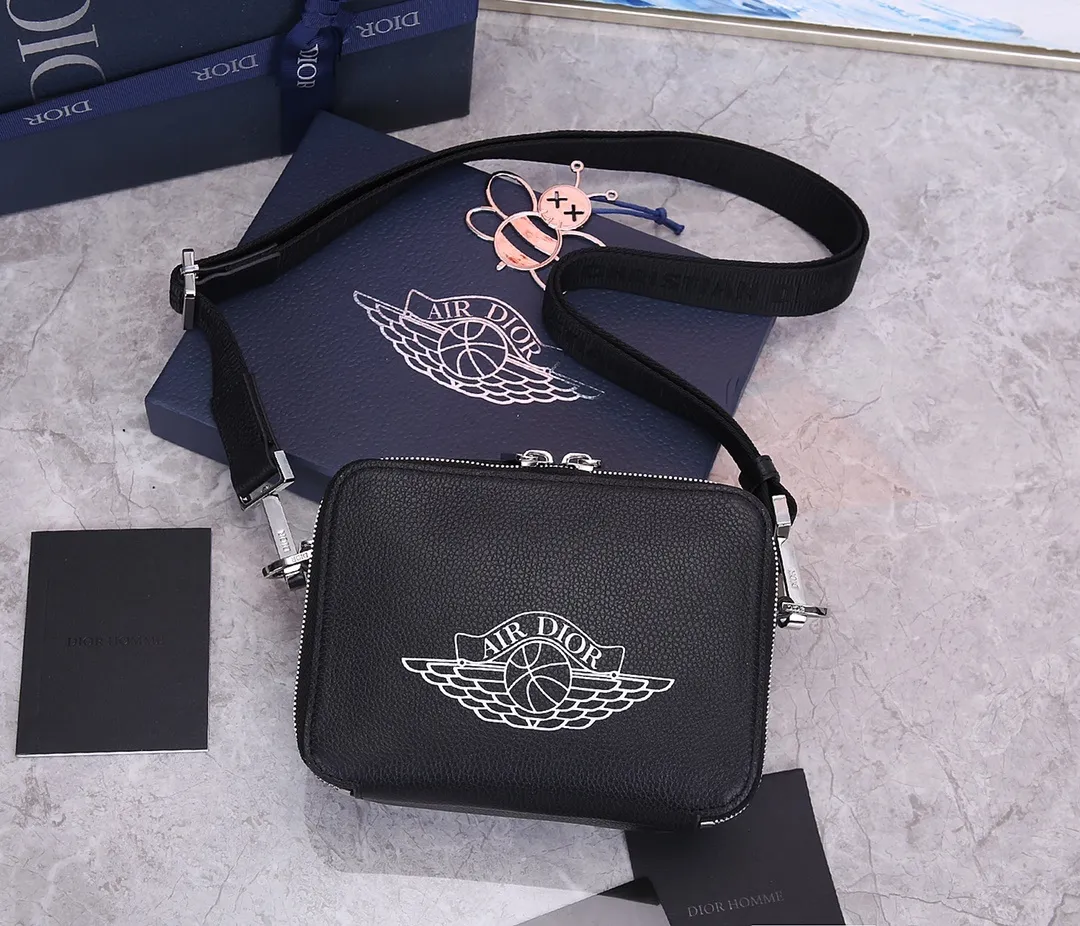All categories 💚 Top version men’s bags 💚 DIOR 2025 official website new DIOR crossbody bag