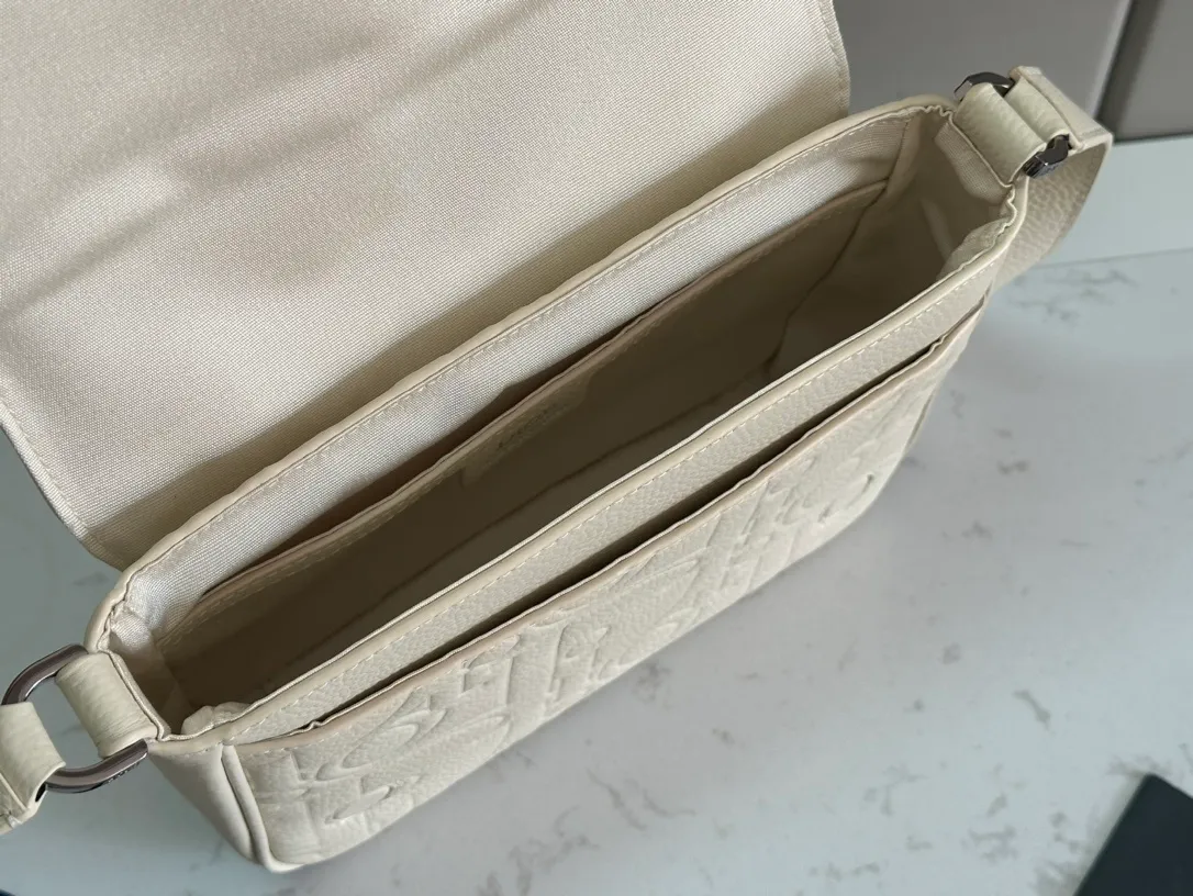 All categories 💚 Top version men’s bags 💚 DIOR 2025 official website new DIOR crossbody bag
