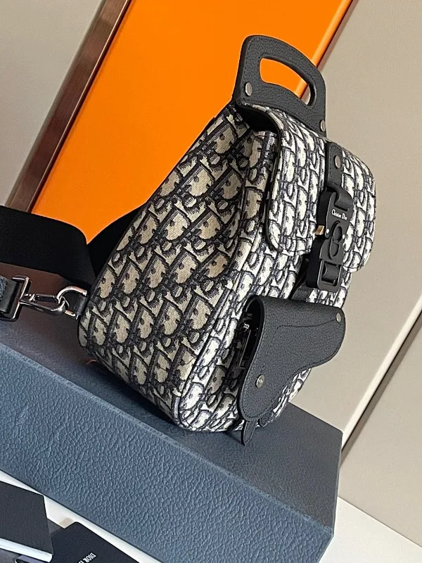 All categories 💚 Top version men’s bags 💚 DIOR 2025 official website new DIOR crossbody bag