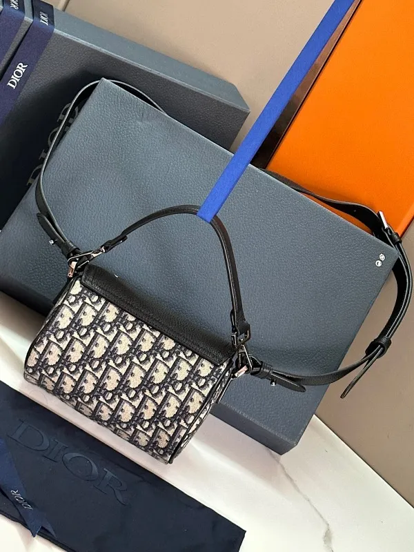 All categories 💚 Top version men’s bags 💚 DIOR 2025 official website new DIOR crossbody bag