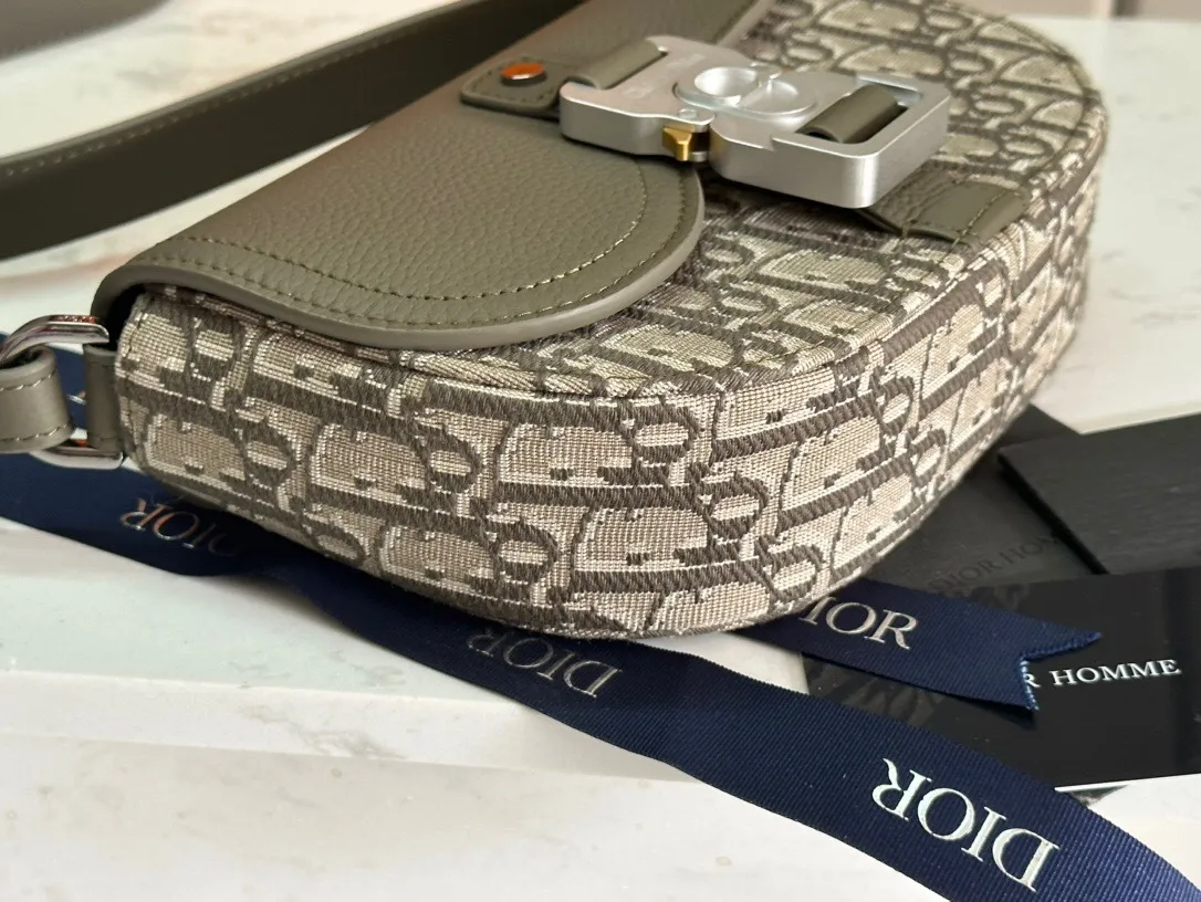 All categories 💚 Top version men’s bags 💚 DIOR 2025 official website new DIOR crossbody bag