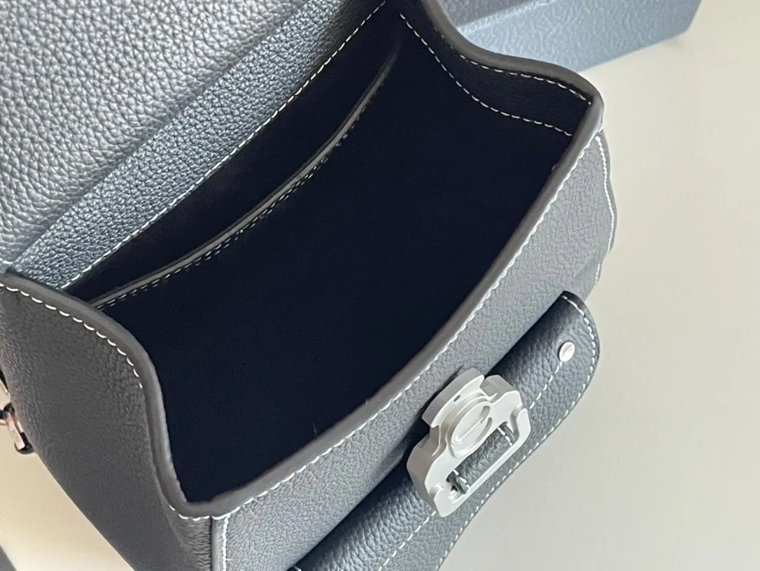 All categories 💚 Top version men’s bags 💚 DIOR 2025 official website new DIOR crossbody bag