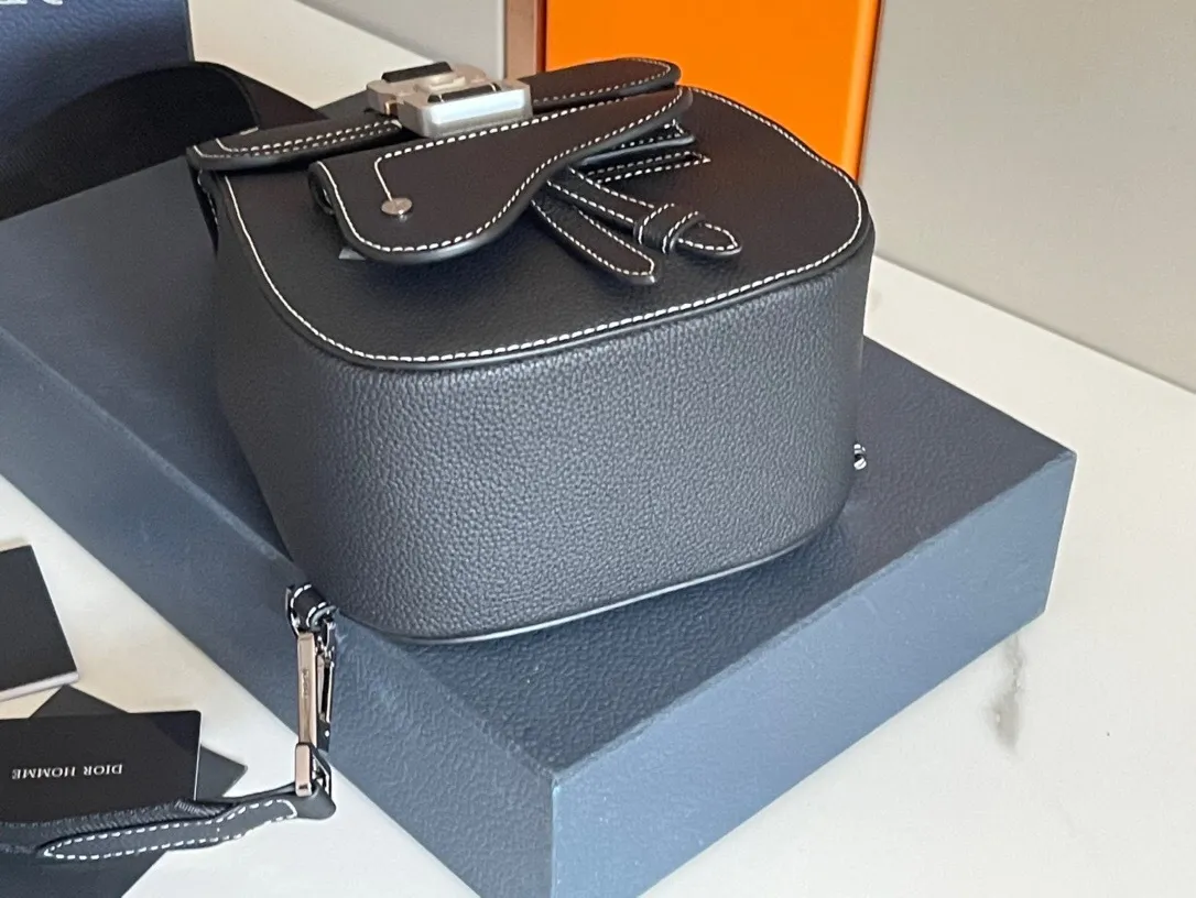 All categories 💚 Top version men’s bags 💚 DIOR 2025 official website new DIOR crossbody bag