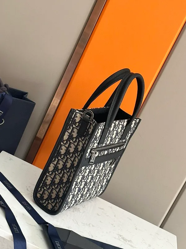 All categories 💚 Top version men’s bags 💚 DIOR 2025 official website new DIOR crossbody bag
