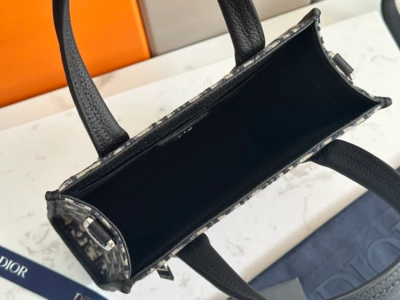 All categories 💚 Top version men’s bags 💚 DIOR 2025 official website new DIOR crossbody bag
