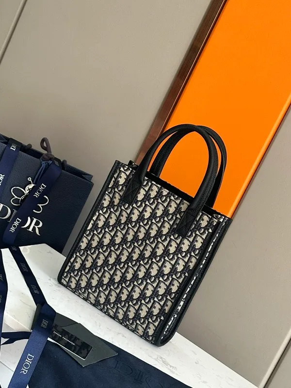 All categories 💚 Top version men’s bags 💚 DIOR 2025 official website new DIOR crossbody bag