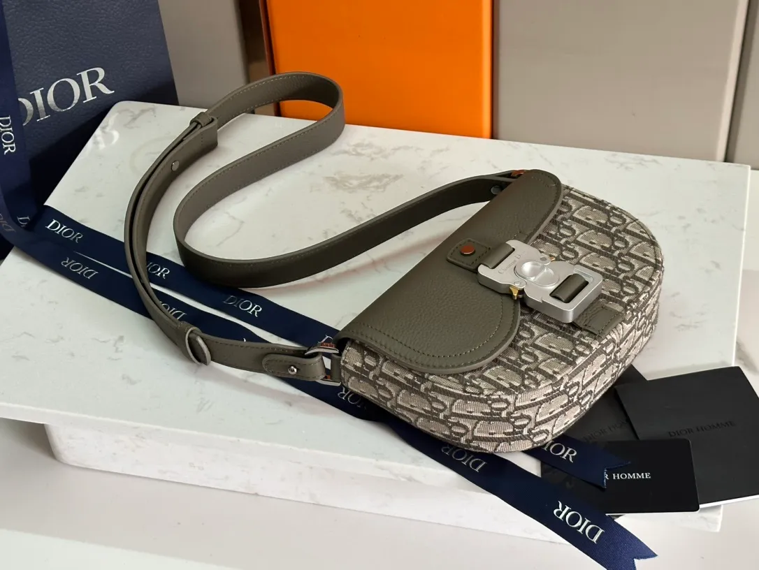 All categories 💚 Top version men’s bags 💚 DIOR 2025 official website new DIOR crossbody bag