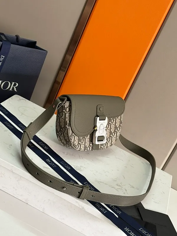 All categories 💚 Top version men’s bags 💚 DIOR 2025 official website new DIOR crossbody bag