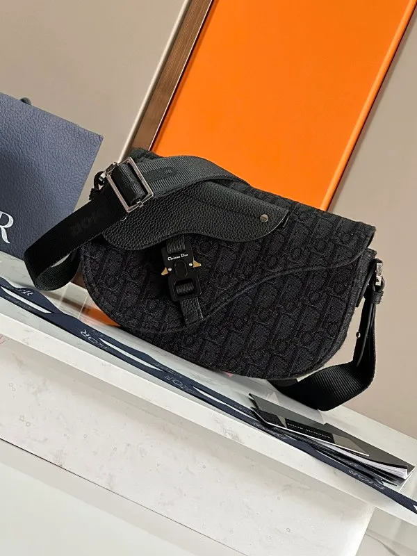 All categories 💚 Top version men’s bags 💚 DIOR 2025 official website new DIOR crossbody bag