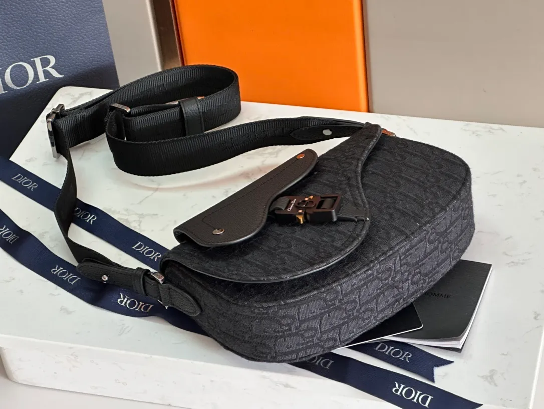 All categories 💚 Top version men’s bags 💚 DIOR 2025 official website new DIOR crossbody bag