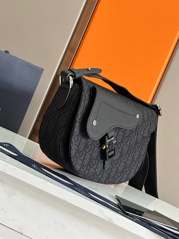 All categories 💚 Top version men’s bags 💚 DIOR 2025 official website new DIOR crossbody bag