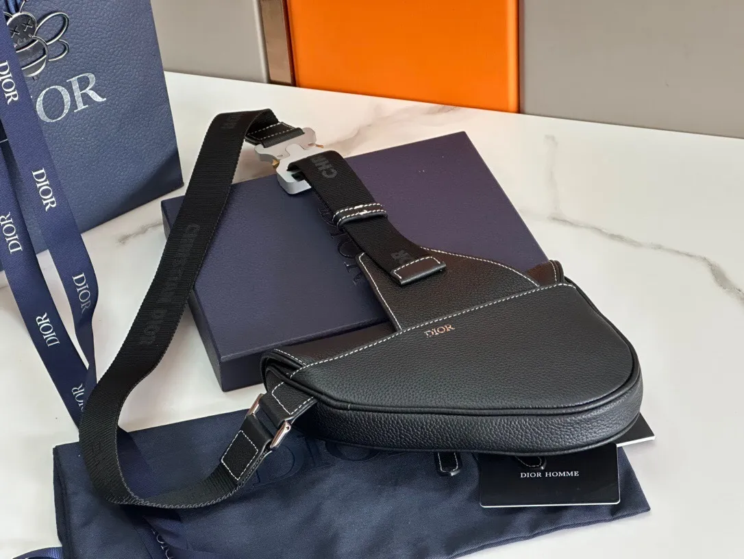 All categories 💚 Top version men’s bags 💚 DIOR 2025 official website new DIOR crossbody bag