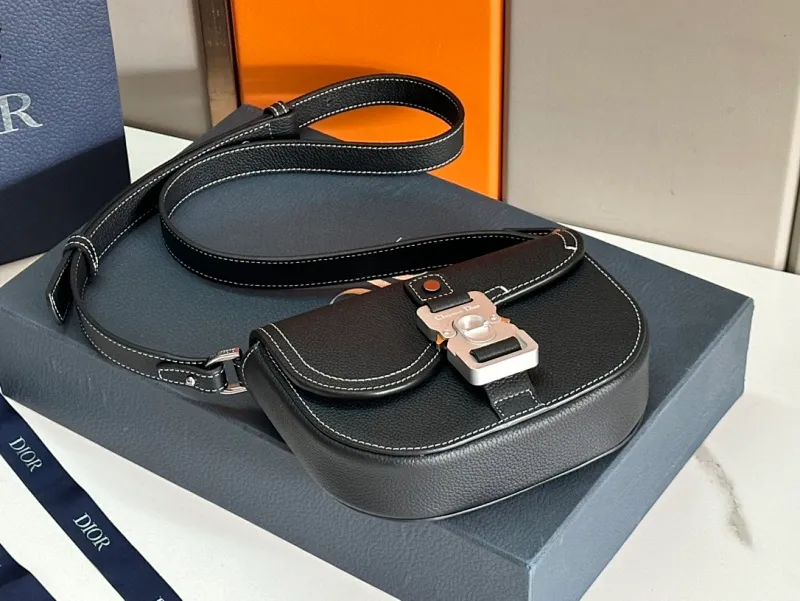 All categories 💚 Top version men’s bags 💚 DIOR 2025 official website new DIOR crossbody bag