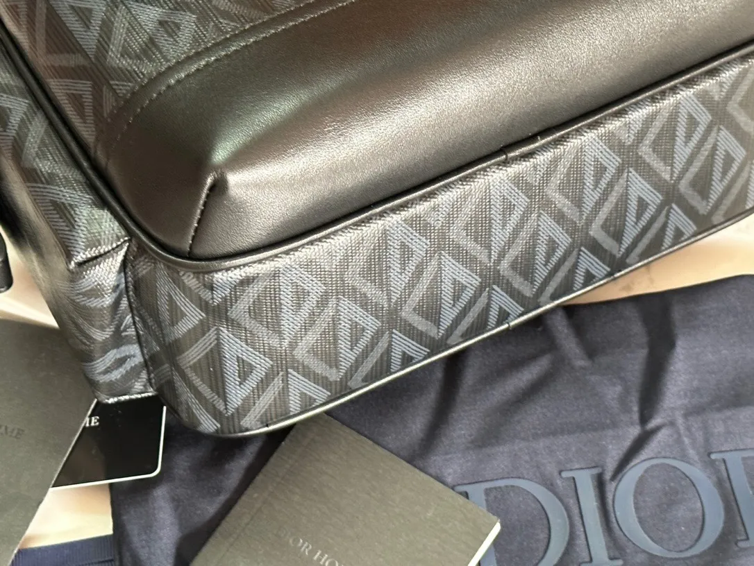 All categories 💚 Top version men’s bags 💚 DIOR 2025 official website new DIOR crossbody bag