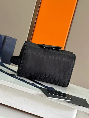 All categories 💚 Top version men’s bags 💚 DIOR 2025 official website new DIOR toiletry bag