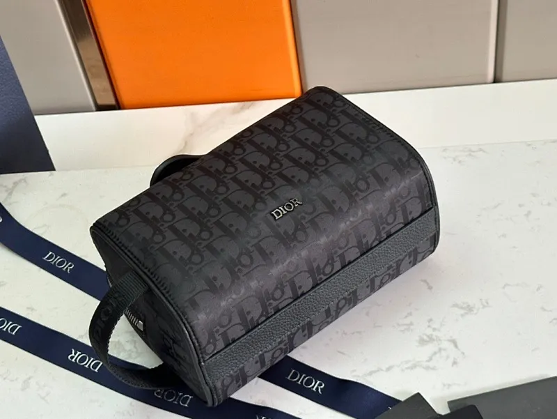 All categories 💚 Top version men’s bags 💚 DIOR 2025 official website new DIOR toiletry bag