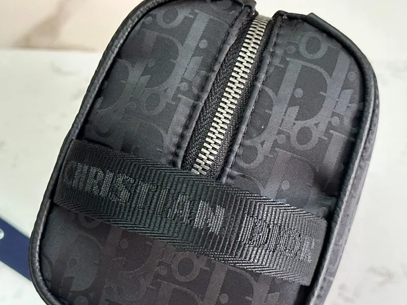 All categories 💚 Top version men’s bags 💚 DIOR 2025 official website new DIOR toiletry bag