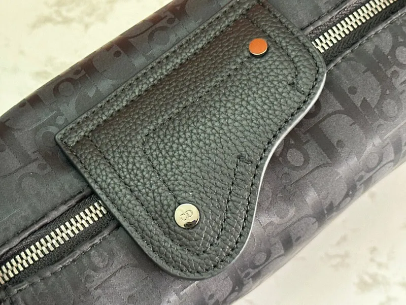 All categories 💚 Top version men’s bags 💚 DIOR 2025 official website new DIOR toiletry bag