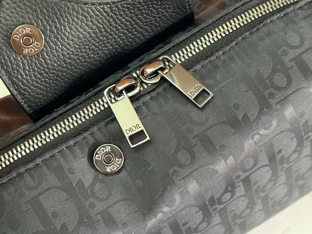 All categories 💚 Top version men’s bags 💚 DIOR 2025 official website new DIOR toiletry bag