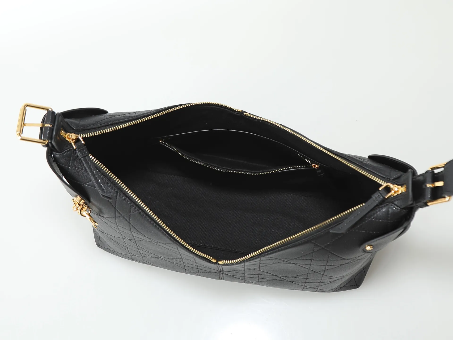 All Categories Official Website "Brand Women's Bags" Women's Bags 💙 DIOR 2026 New DIOR Armpit Crossbody Bag