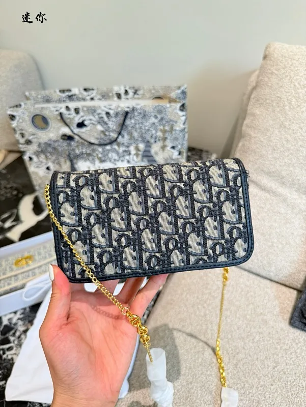All categories Official website "Brand Women's Bags" Women's Bags 💙 DIOR 2025 new DIOR armpit bag