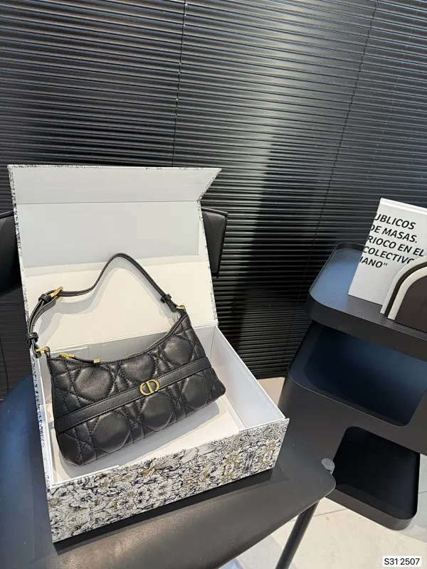 All categories Official website "Brand Women's Bags" Women's Bags 💙 DIOR 2025 new DIOR armpit bag