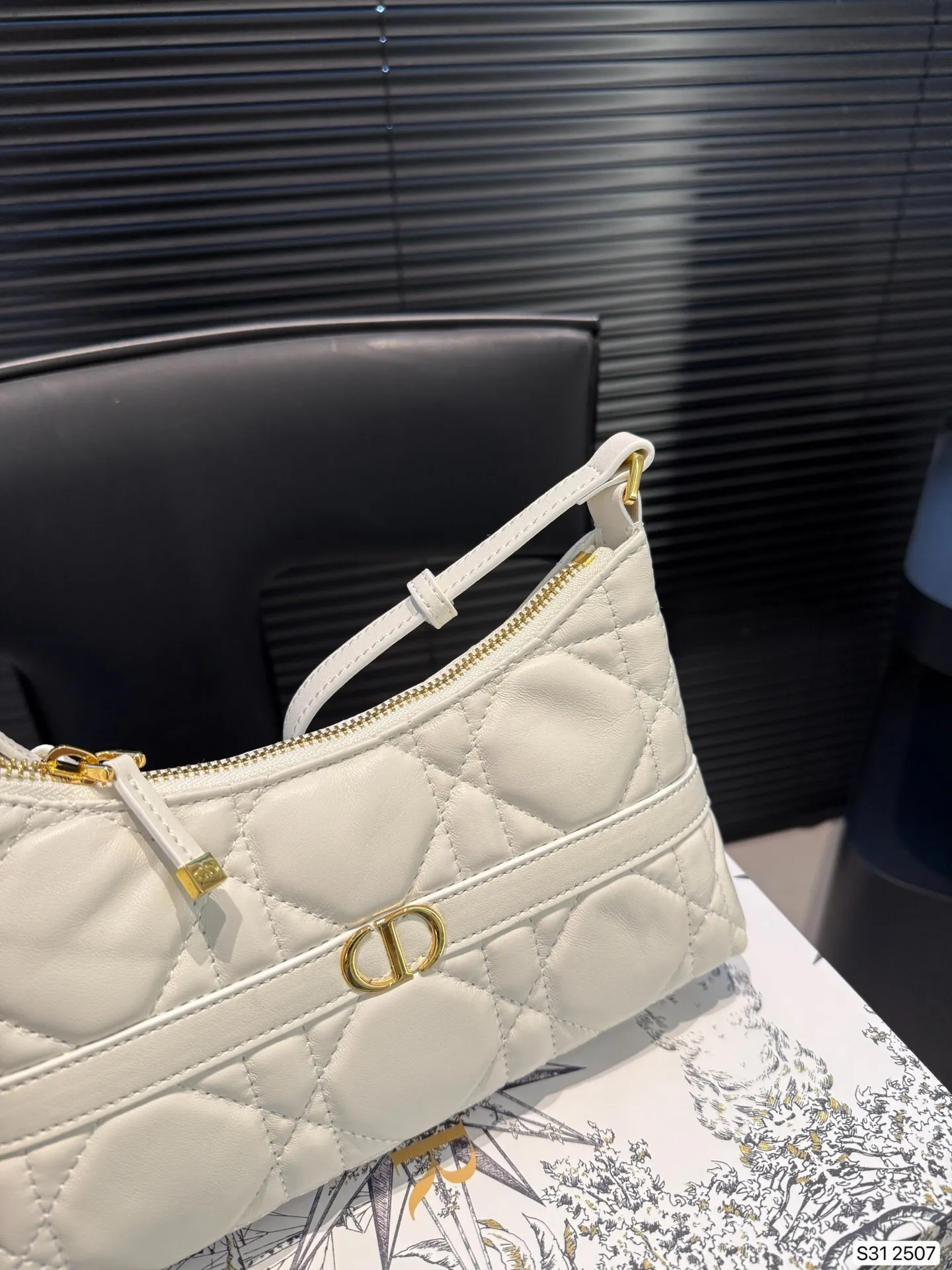 All categories Official website "Brand Women's Bags" Women's Bags 💙 DIOR 2025 new DIOR armpit bag