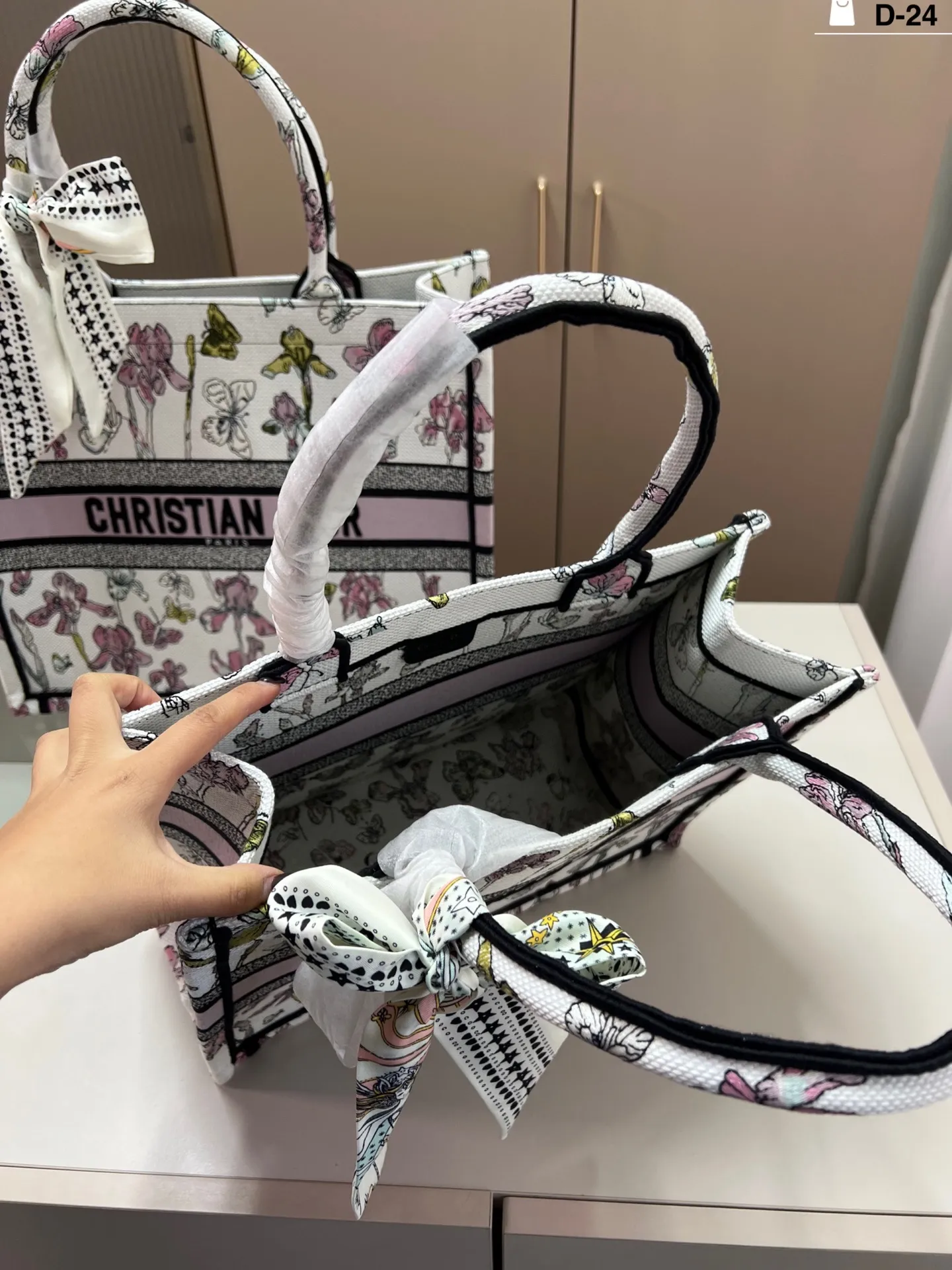 All Categories Official Website "Brand Women's Bags" Women's Bags 💙 DIOR 2025 New DIOR Handbags