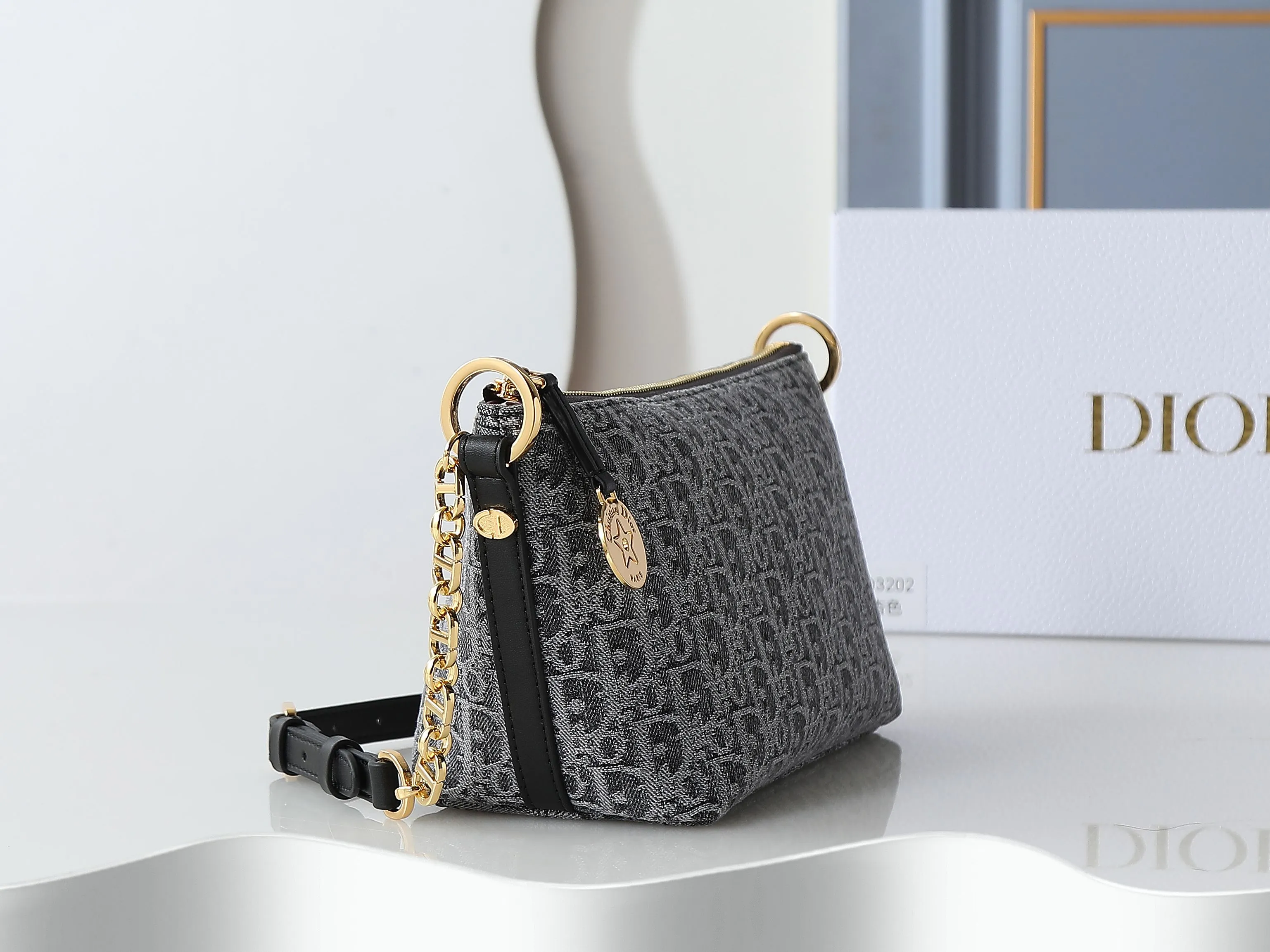 All Categories Official Website "Brand Women's Bags" Women's Bags 💙 DIOR 2026 New DIOR Crossbody Bag