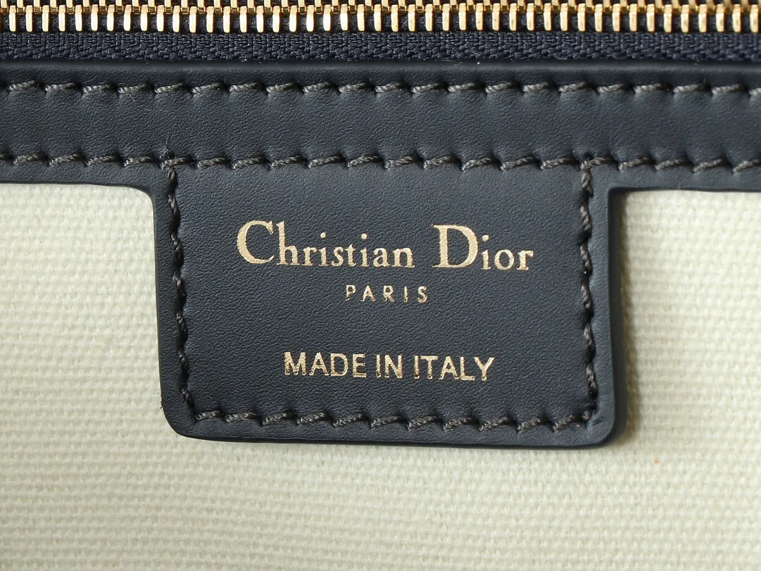 All Categories Official Website "Brand Women's Bags" Women's Bags 💙 DIOR 2025 New DIOR Crossbody Bag