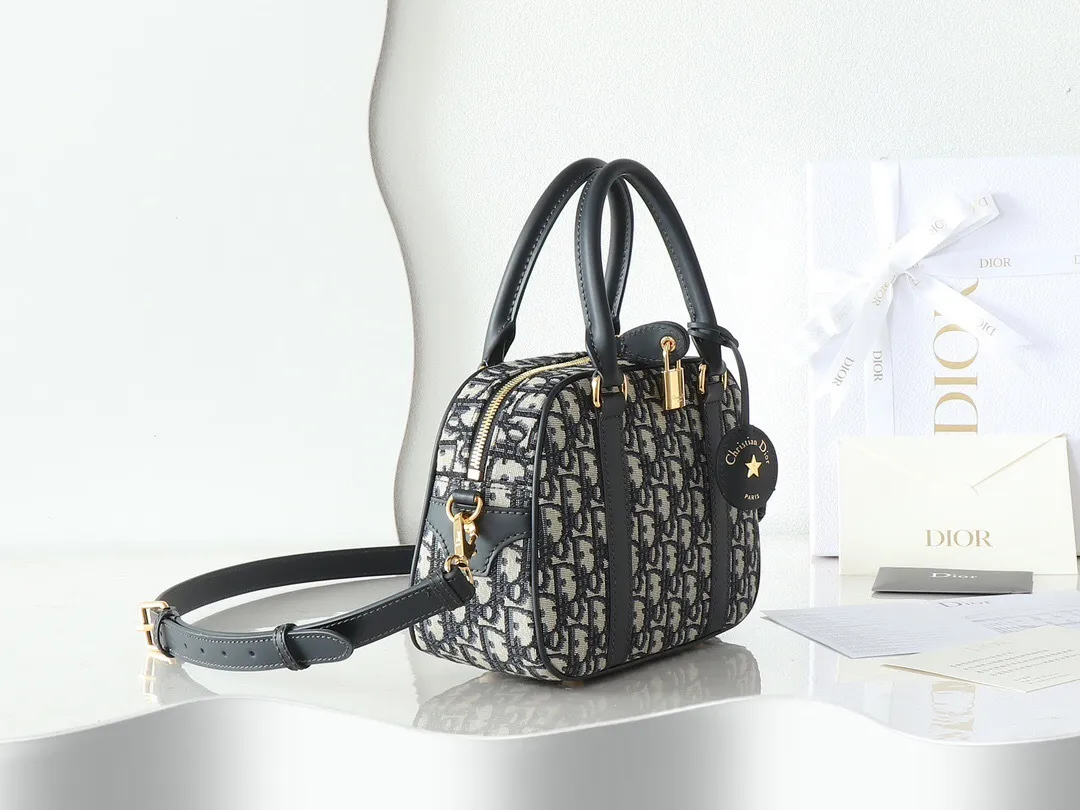 All Categories Official Website "Brand Women's Bags" Women's Bags 💙 DIOR 2025 New DIOR Crossbody Bag