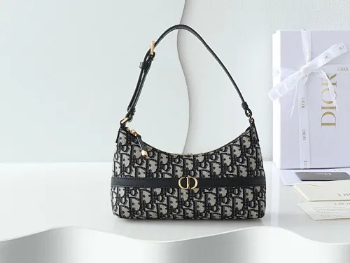 All categories Official website "Brand Women's Bags" Women's Bags 💙 DIOR 2025 new DIOR armpit bag