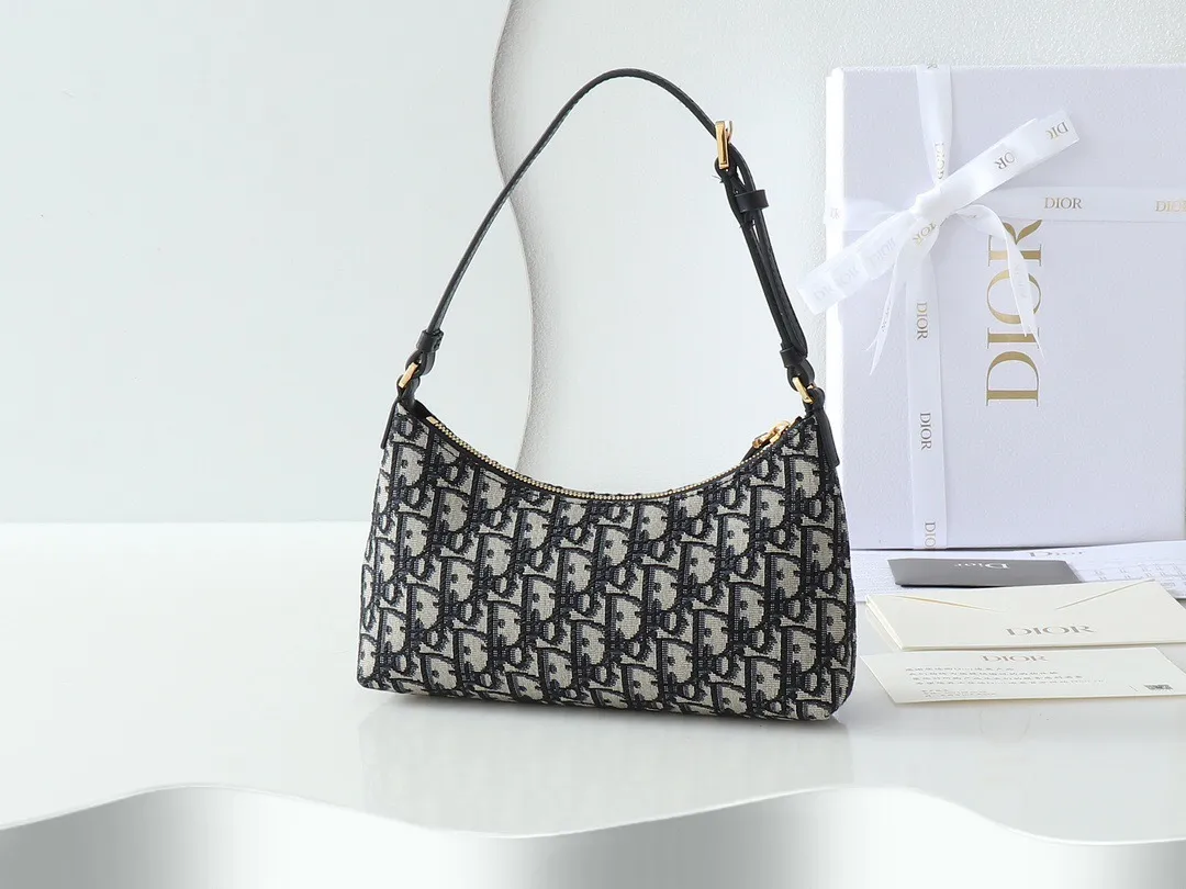 All categories Official website "Brand Women's Bags" Women's Bags 💙 DIOR 2025 new DIOR armpit bag