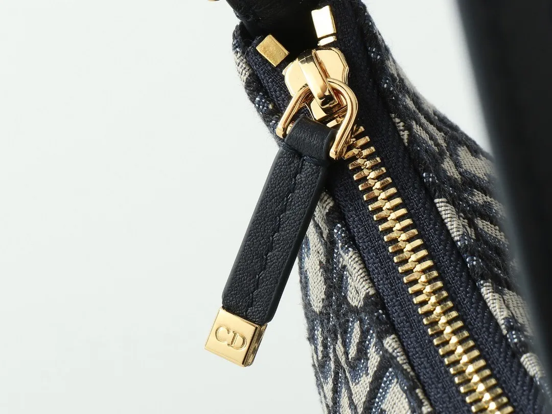 All categories Official website "Brand Women's Bags" Women's Bags 💙 DIOR 2025 new DIOR armpit bag