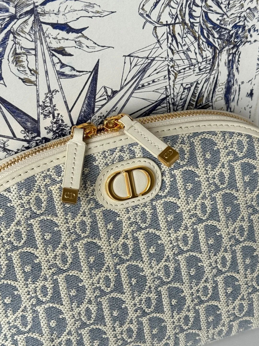 All Categories Official Website "Brand Women's Bags" Women's Bags 💙 DIOR 2025 New Dior Cosmetic Bag