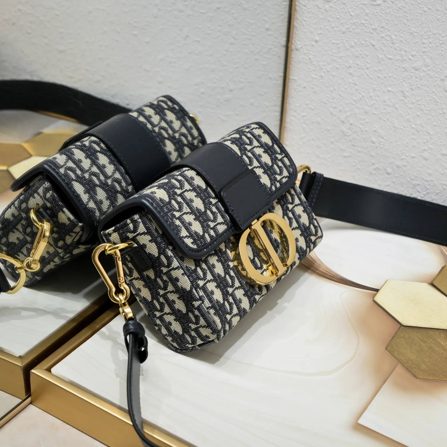 All Categories Official Website "Brand Women's Bags" Women's Bags 💙 DIOR 2025 New DIOR Crossbody Bag